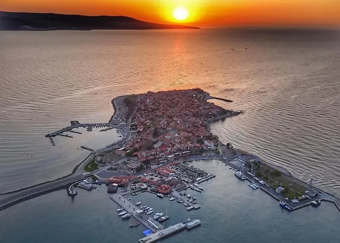 Royal Blue With Sea View In Old Misivri