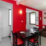 Къща за гости Royal Blue With Sea View In Old 3*