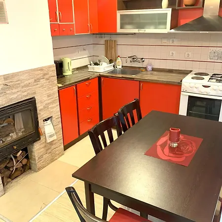 Royal Blue With Sea View In Old Guest house 4*