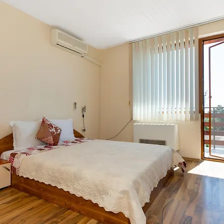 Royal Blue With Sea View In Old 4* Nesebar