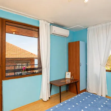 Penzion Royal Blue With Sea View In Old 3*