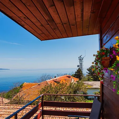 게스트하우스 Royal Blue With Sea View In Old 3*