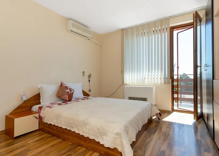 Royal Blue With Sea View In Old 4* Nesebar