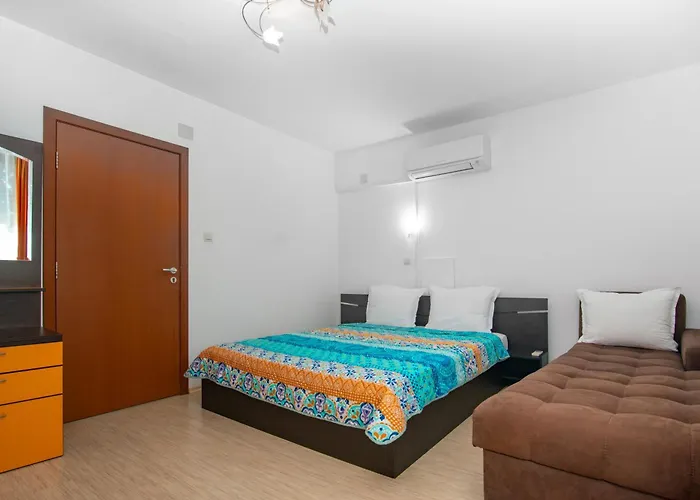 Royal Blue With Sea View In Old 4*