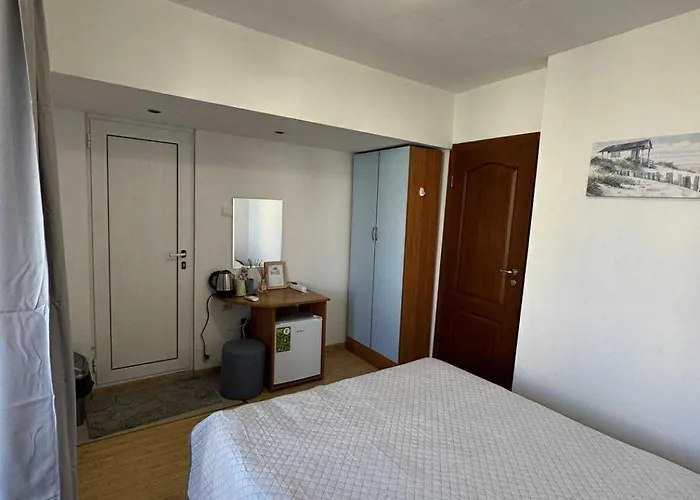 Royal Blue With Sea View In Old Guest house Nesebar